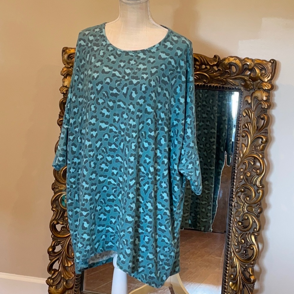 Dia Loralette Top Hunter Seamfoam Animal Ladies Size 14/16